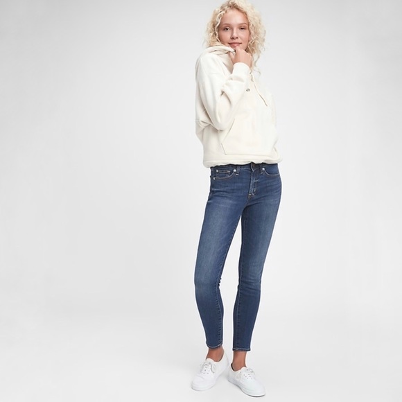 Gap Mid Rise Curvy True Skinny Jeans